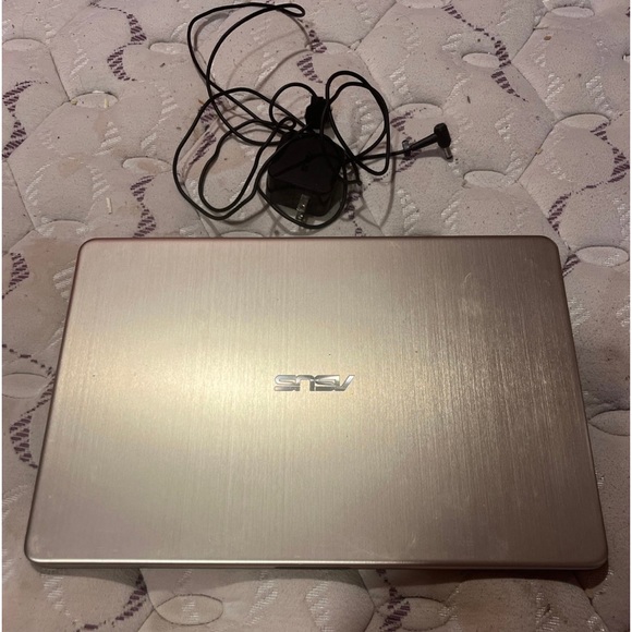 2020 ASUS Vivobook Notebook Laptop - Picture 1 of 7